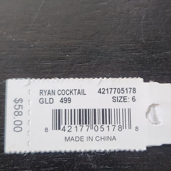 Kendra Scott Blue and Gold Ring with Elegant Design - Picture 9 of 9